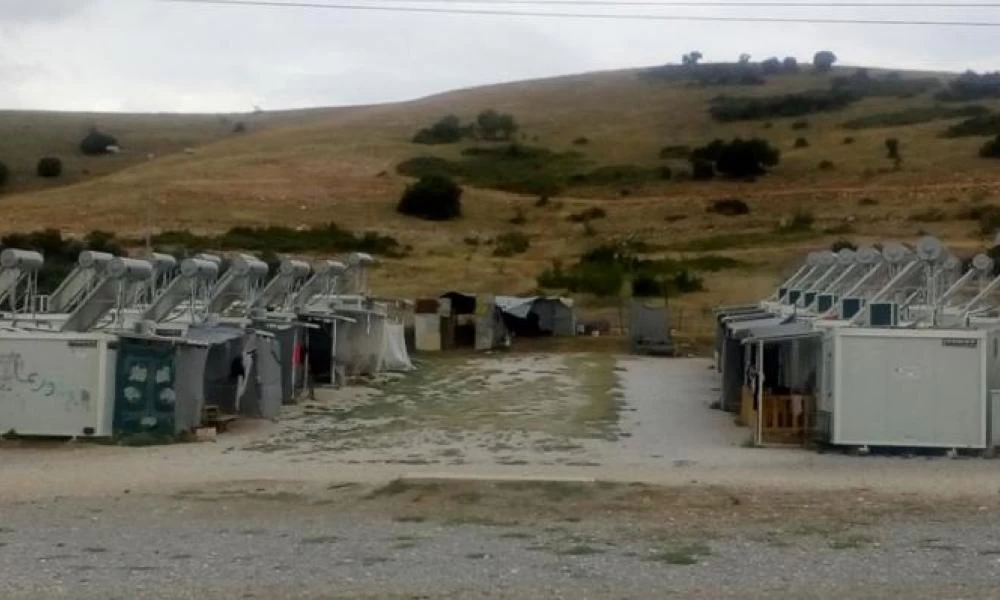 Σε καραντίνα η δομή μεταναστών στο Κουτσόχερο - Βρέθηκαν 18 κρούσματα